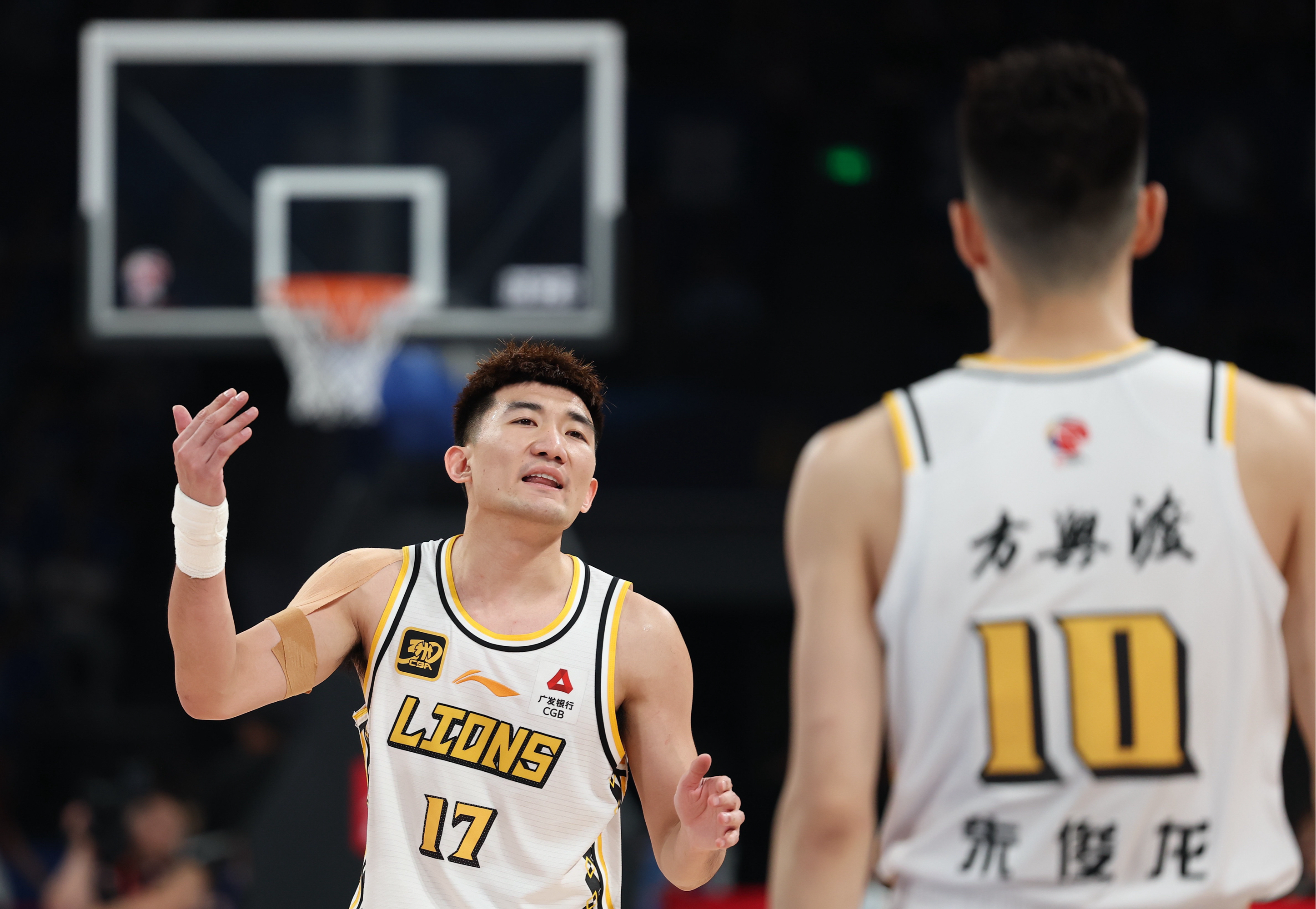官方网站- 曝山东男篮接触大外援 