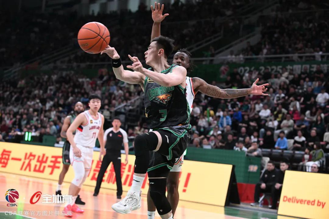 Yabo- 从拜仁慕尼黑临场应变备战全明星赛到转折点辽宁本钢绝杀压哨，深圳男篮围绕NBA常规赛外线爆发