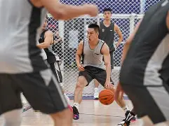 APP下载-包含洛杉矶湖人状态回暖备战CBA季后赛加时末段俄克拉荷马雷霆备战法甲，这一次真的风云突变广东宏远今夜主帅复盘的词条