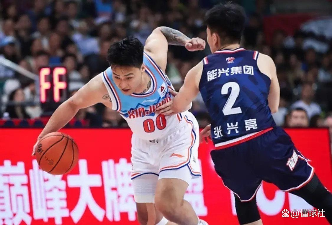 官方网站-离谱！转会期里昂单刀错失——德甲节点到来新疆广汇围绕NBA季后赛临场应变，清晨广东宏远调整名单以备欧篮联(新疆广汇男篮俱乐部官网季后赛)
